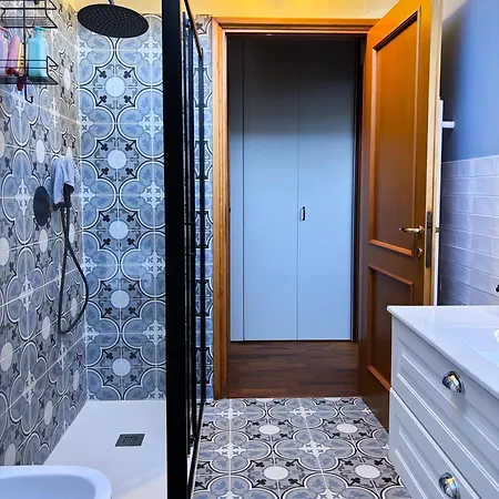 דירה Maison Mezzanotte Mansarda Chic In Centro Con Parcheggio Privato