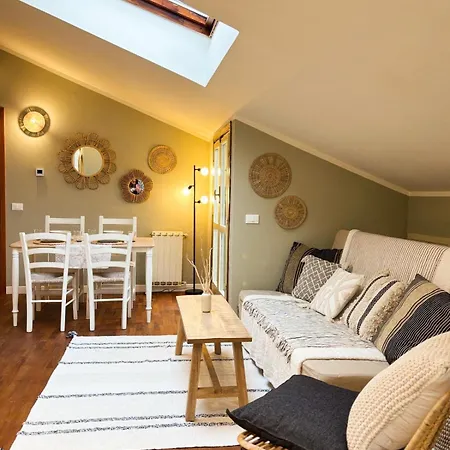 דירה Maison Mezzanotte Mansarda Chic In Centro Con Parcheggio Privato ראבנה