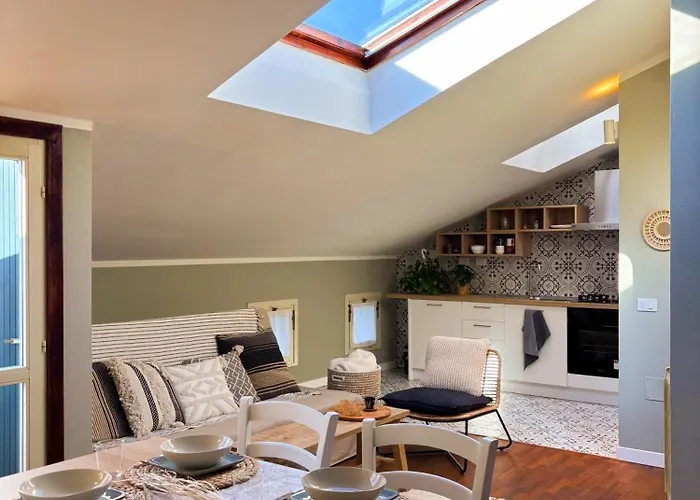 Maison Mezzanotte Mansarda Chic In Centro Con Parcheggio Privato شقة