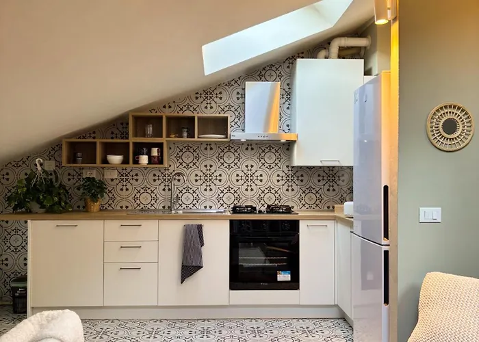 شقة Maison Mezzanotte Mansarda Chic In Centro Con Parcheggio Privato *