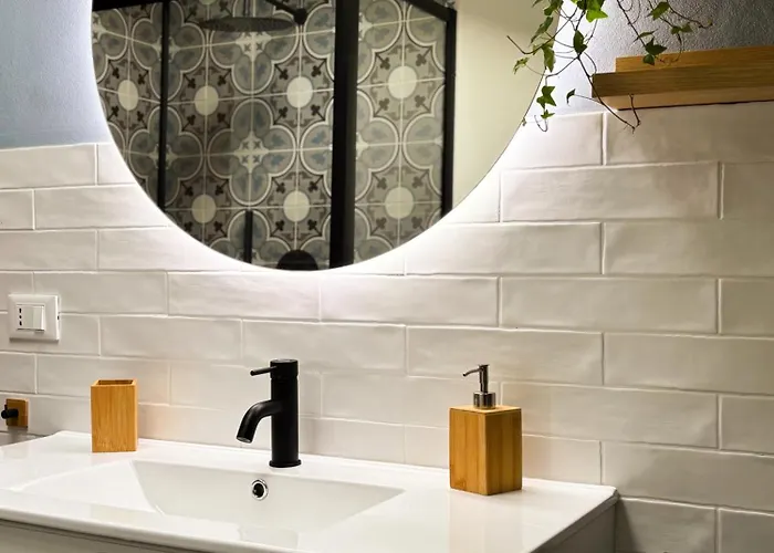 شقة Maison Mezzanotte Mansarda Chic In Centro Con Parcheggio Privato *